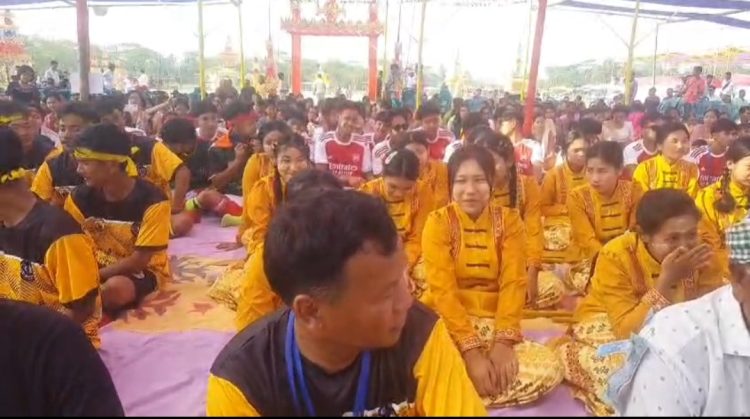 কলাপাড়ায় বর্ণাঢ্য আয়োজনে রাখাইন সংঘরাজের জাতীয় অন্ত্যেষ্টিক্রিয়া, দ্বিতীয় দিনেও জনসমাগম