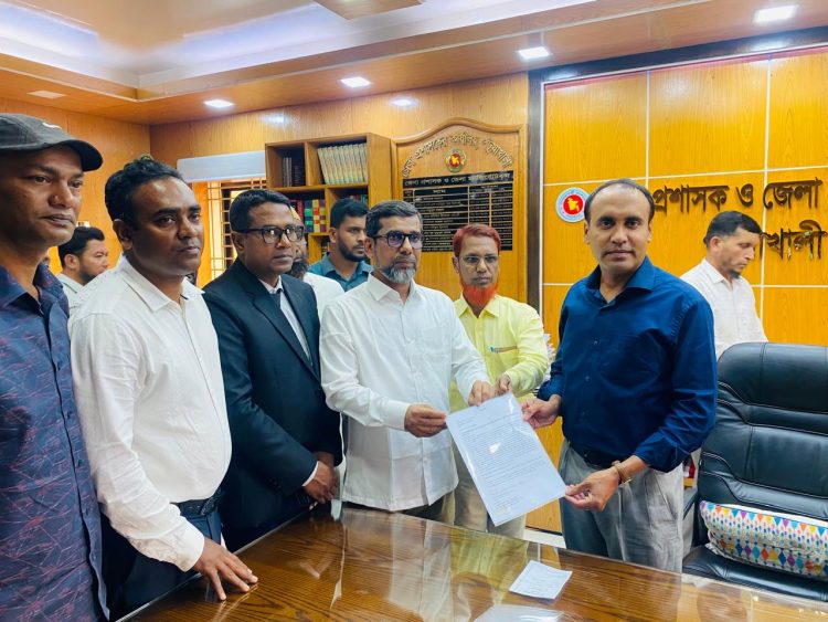 পটুয়াখালী মেডিকেল কলেজ হাসপাতালে সিসিইউ চালুর দাবিতে জেলা প্রশাসকের নিকট স্মারকলিপি প্রদান