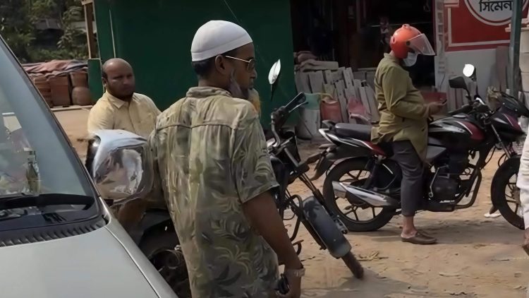 বাউফলে হঠাৎ পেট্রোল-অকটেন বিক্রি বন্ধ, চরম ভোগান্তিতে চালক ও ব্যবসায়ীরা