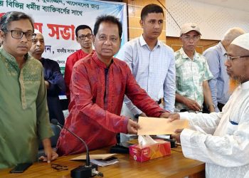 কলাপাড়ায় মসজিদের ইমাম মুয়াজ্জিনদের সরকারি সম্মানি ভাতা প্রদান