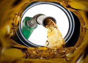 কলাপাড়ায় তেল সংকটে আন্ধারমানিক নদীর কলাপট্টি খেয়া পাঁচঘন্টা পারাপার বন্ধ