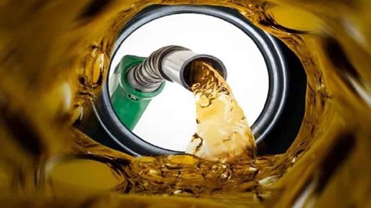 কলাপাড়ায় তেল সংকটে আন্ধারমানিক নদীর কলাপট্টি খেয়া পাঁচঘন্টা পারাপার বন্ধ