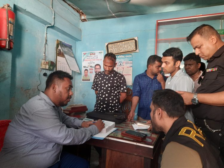 কাউখালীতে অবৈধভাবে মজুতকৃত ৮৯০ লিটার ডিজেল জব্দ, জরিমানা ১৫ হাজার টাকা