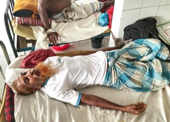 আমতলীতে মামলায় স্বাক্ষী দেওয়ায় বৃদ্ধকে পিটিয়ে আহত করেছে আসামীরা, হাসপাতালে ভর্তি