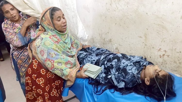 কলাপাড়ায় প্রেমিকের সঙ্গে ঘনিষ্ঠমুহূর্তের ছবি ফেসবুকে ছড়িয়ে দেয়ায় এসএসসি পরীক্ষার্থীর আত্মহত্যা