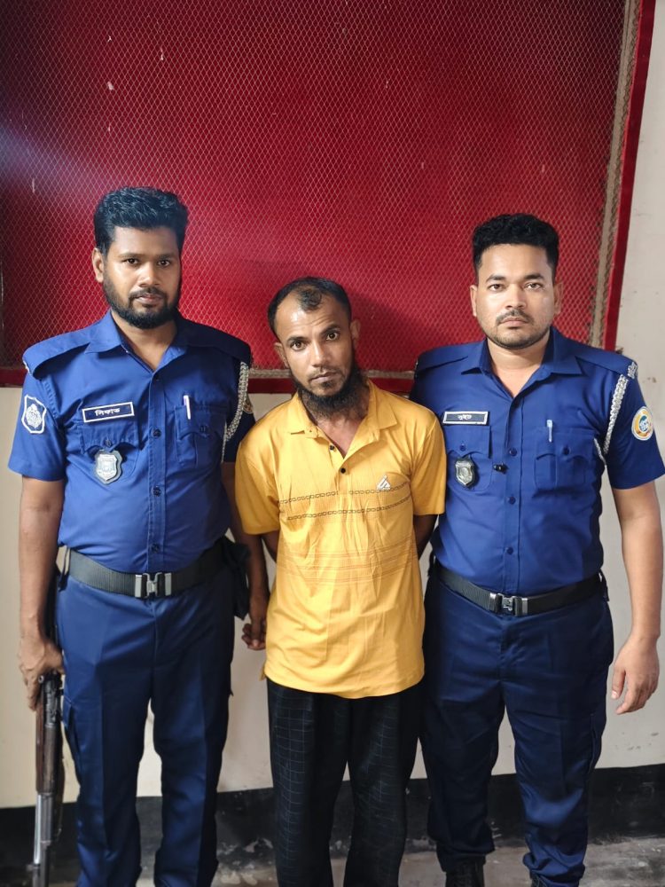 দশমিনায় ১’শত পিস ইয়াবাসহ মাদক ব্যবসায়ী গ্রেফতার