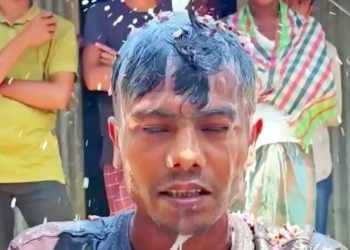 পরকীয়ার অভিযোগে দুধ দিয়ে গোসল করে স্ত্রীর সঙ্গে সম্পর্কের ইতি টানলেন জাহাঙ্গীর