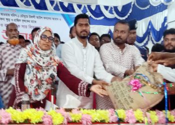 কৃষি কার্ডসহ কৃষি প্রণোদনা কৃষকদের আর্থিক উন্নয়নে বিরল দৃষ্টান্ত: প্রতিমন্ত্রী নুরুল হক নুর