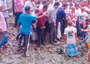 কাউখালীতে খাল পুনঃখনন কাজের উদ্বোধন করলেন গৃহায়ন ও গণপূর্ত প্রতিমন্ত্রী আহমেদ সোহেল মঞ্জুর এমপি