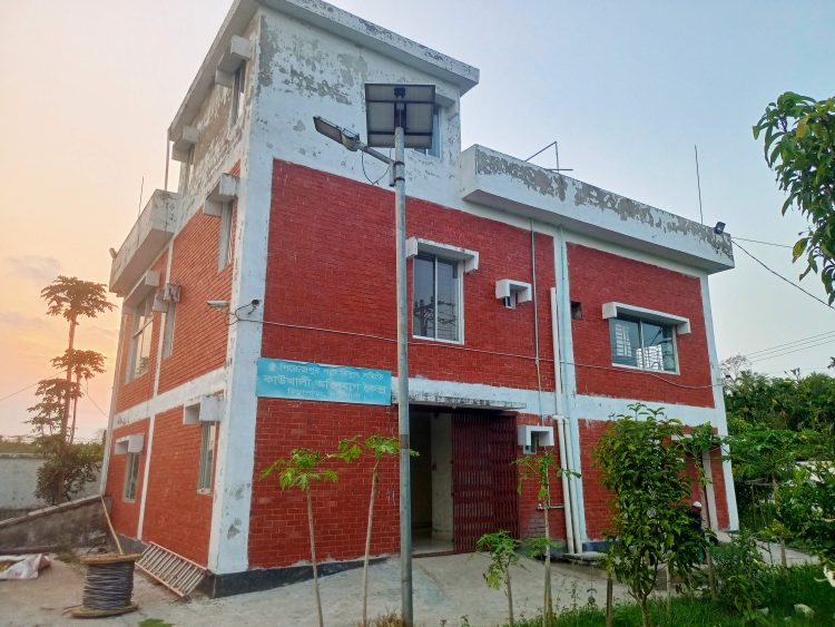 কাউখালীতে পল্লীবিদ্যুতের জোনাল অফিস না থাকায় ভোগান্তিতে হাজারো গ্রাহক