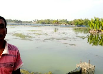 রামপালে দরিদ্র ভ্যান চালকের মৎস্যঘের দখল চেষ্টার অভিযোগ; প্রতিমন্ত্রীর হস্তক্ষেপ কামনা