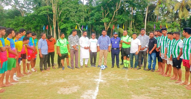 কাউখালীতে তারুণ্যের উৎসব উপলক্ষে ফুটবল টুর্নামেন্টের উদ্বোধন