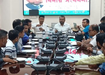 গলাচিপা উপজেলা নির্বাহী অফিসার মাহমুদুল হাসানকে শ্রদ্ধাভরে বিদায় সংবর্ধনা