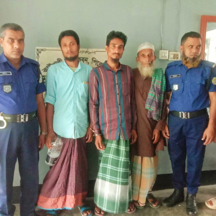 কাউখালী থানা পুলিশের বিশেষ অভিযানে ৪ আসামি গ্রেফতার