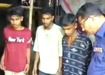 কলাপাড়ায় এক শিক্ষার্থীকে কুপিয়ে হত্যা, জিজ্ঞাসাবাদের জন্য তিনজন আটক