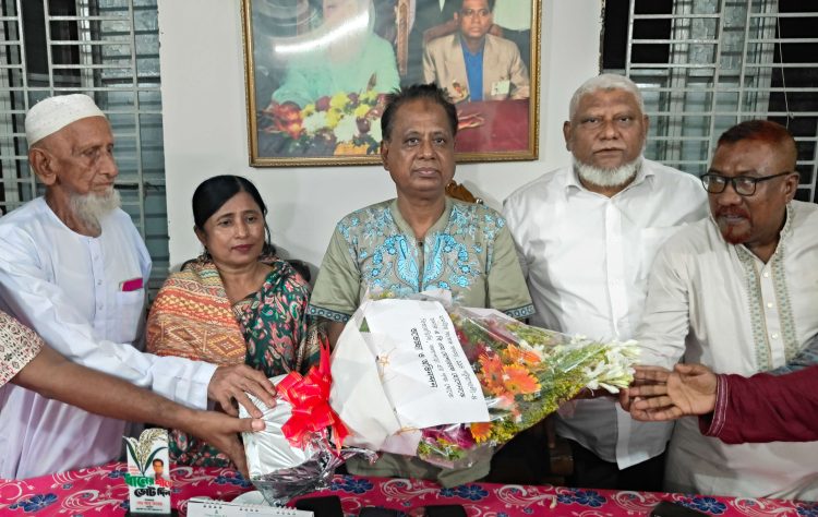 কলাপাড়ায় বিআরডিবি পরিবার ও সমবায়ীদের সঙ্গে সাংসদ এবিএম মোশাররফ হোসেনের মতবিনিময়