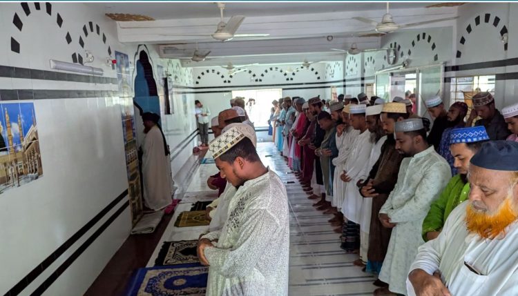 পটুয়াখালীর ৪০টি গ্রামের কয়েক হাজার মানুষ সৌদি আরবের সঙ্গে মিল রেখে পবিত্র ঈদুল আজহা উদযাপন করছেন