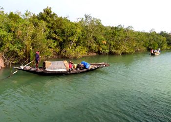 সুন্দরবনে ফিশিং ট্রলারসহ আবারও ১২ জেলেকে অপহরণ