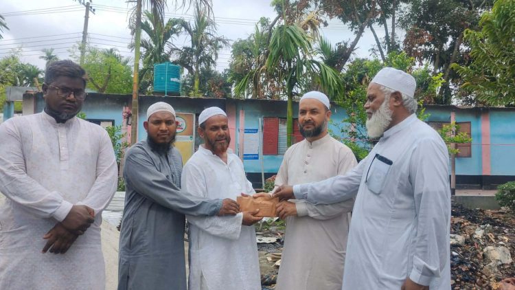 পঞ্চগড়ে অগ্নিকাণ্ডে ক্ষতিগ্রস্ত মাদ্রাসা পরিদর্শনে জেলা জামায়াত নেতৃবৃন্দ