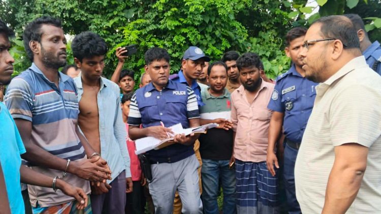 পঞ্চগড়ে জঙ্গলে বসেছিল ইয়াবার আসর, ভ্রাম্যমাণ আদালতে ৩ জনের কারাদণ্ড