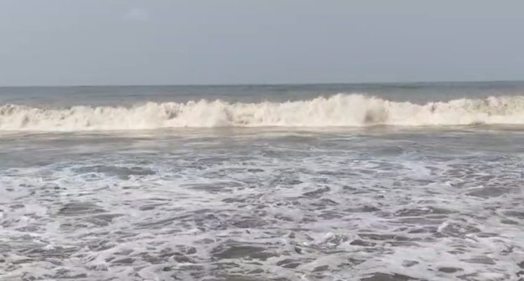 মৌসুমী বায়ুর প্রভাবে উত্তাল বঙ্গোপসাগর, বন্দরে ৩ নম্বর স্থানীয় সতর্ক সংকেত