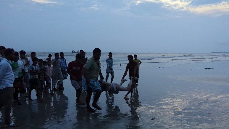কুয়াকাটায় নিখোঁজের দুইদিন পর সমুদ্রে ভাসমান অবস্থায় জেলের মরদেহ উদ্ধার