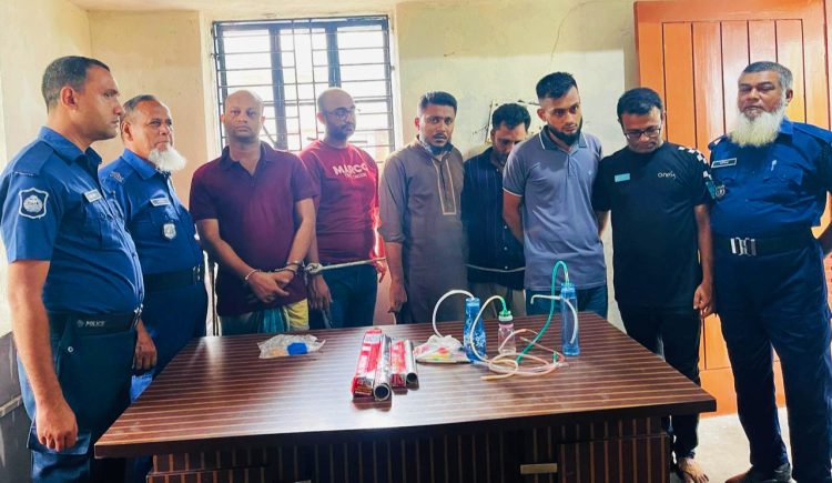 কাউখালীতে বিশেষ অভিযানে ৩০ পিস ইয়াবাসহ ৬ মাদক ব্যবসায়ী গ্রেফতার