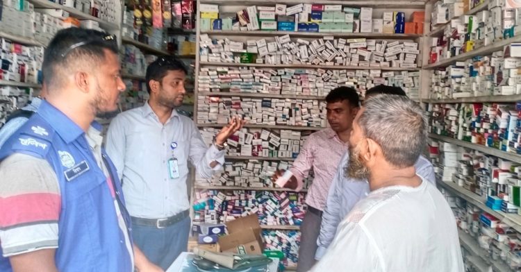 কাউখালীতে ভোক্তা অধিকারের অভিযানে দুই প্রতিষ্ঠানকে ১০ হাজার টাকা জরিমানা