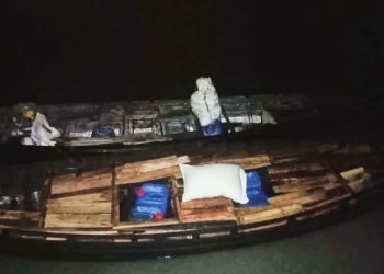সুন্দরবনে জোংড়া খাল এলাকায় বন বিভাগের অভিযানে চারটি নৌকা ও সরঞ্জাম জব্দ