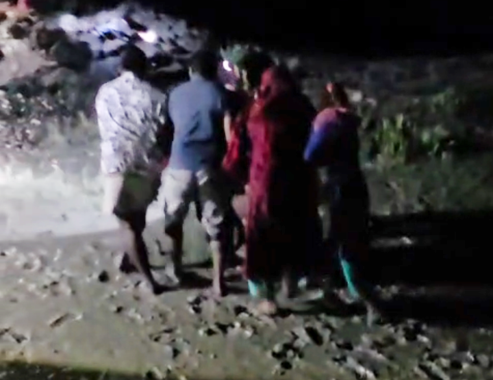 জয়মনির শেলা নদীতে কুমিরের হামলায় নারী জেলে নিহত