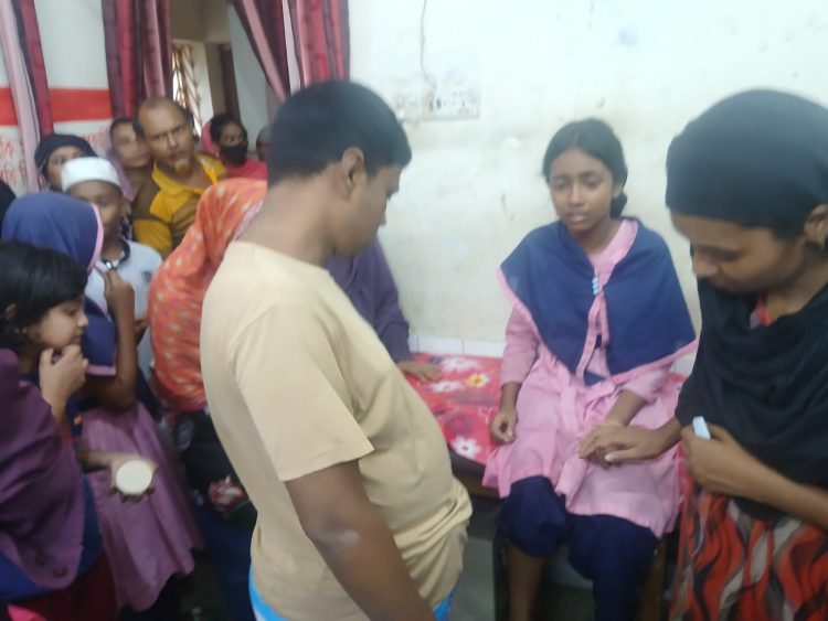 দুমকিতে পাগলা কুকুরের কামড়ে শিশুসহ অন্তত ১০ আহত