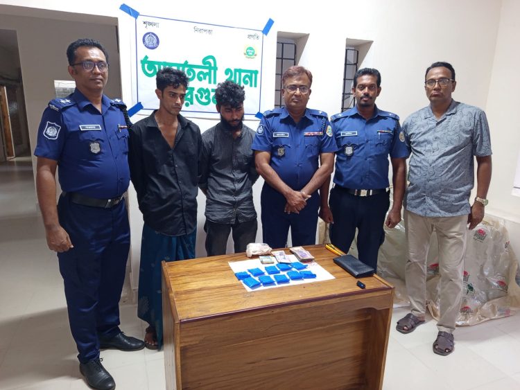 আমতলীতে ১৯‘শ পিস ইয়াবাসহ দুই কারবারি আটক