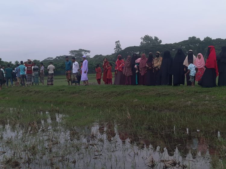 তালতলীতে ক্ষমতার দাপটে সরকারি রাস্তা কেটে ফেলায় দুর্ভোগে দুই গ্রামের দেড় হাজার মানুষ
