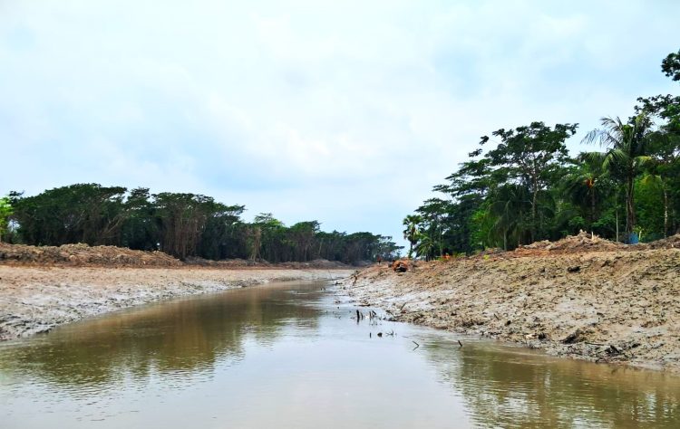 সুন্দরবন সুরক্ষায় খড়মা খাল পুনঃখননে চরম অনিয়ম, ব্যবস্থা নিতে পানি উন্নয়ন বোর্ডকে চিঠি