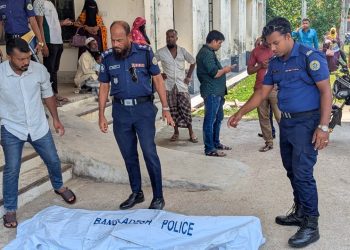 কুয়াকাটায় পথচারীকে বাঁচাতে গিয়ে মোটরসাইকেল দুর্ঘটনায় পর্যটক নিহত, আহত ৩