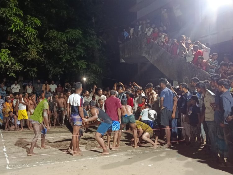 পটুয়াখালীর ইটবাড়িয়ায় ঐতিহ্যবাহী জাতীয় হাডুডু খেলা অনুষ্ঠিত