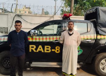 দুমকিতে র‍্যাবের অভিযানে দুই মাদক ব্যবসায়ী আটক