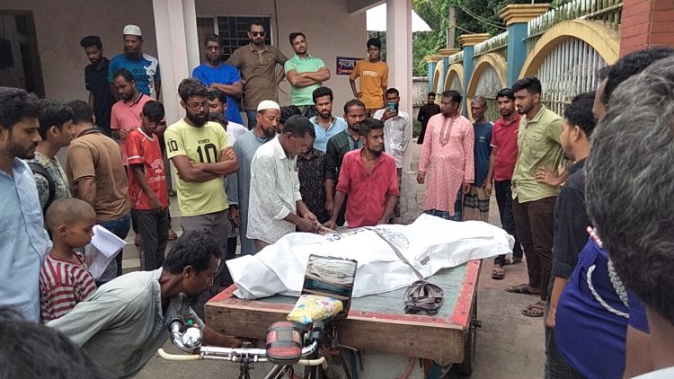 পটুয়াখালী পৌর পার্ক থেকে যুবকের ঝুলন্ত মরদেহ উদ্ধার