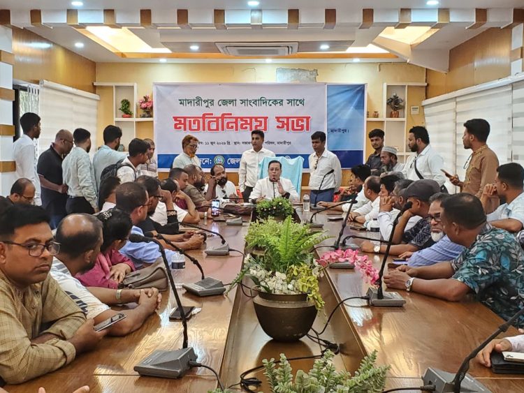 দুষ্টের দমনে সাংবাদিকদের কলম তরবারির মতো ব্যবহার করতে হবে: খোন্দকার মাশুকুর রহমান