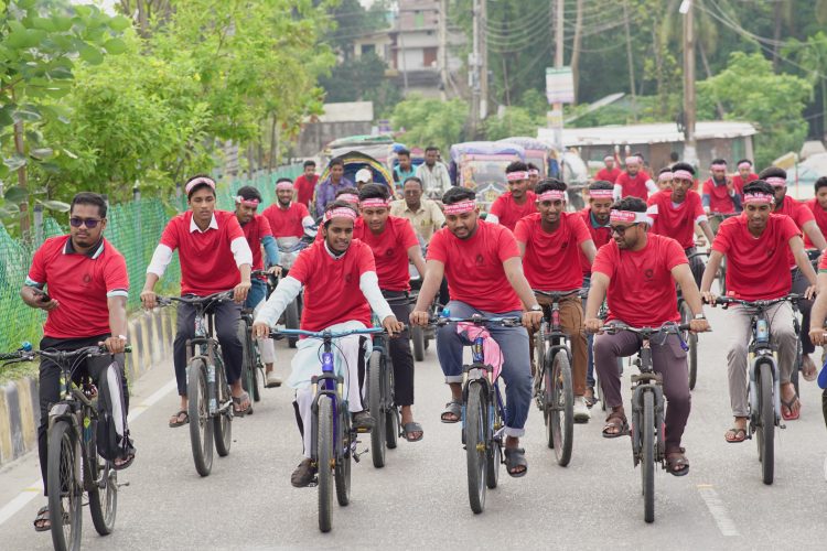বিশ্ব রক্তদাতা দিবসে পটুয়াখালী ব্লাড ফাউন্ডেশনের সাইকেল র্যালি