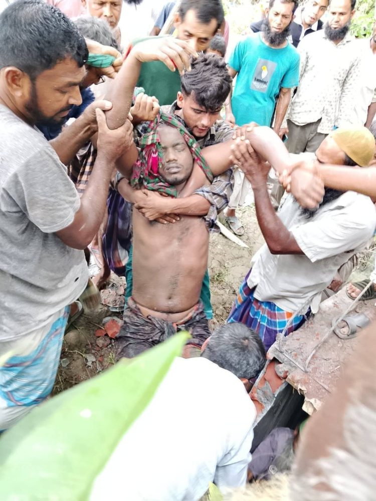 পটুয়াখালীতে সেফটি ট্যাংকিতে নেমে দুই শ্রমিকের মর্মান্তিক মৃত্যু
