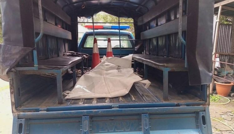 টেকেরহাটে ট্রাক উল্টে চালক নিহত, মহাসড়কে ৩ ঘণ্টা যানজট