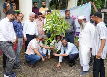 পবিপ্রবি’র উপাচার্যকে সৃজনী বিদ্যানিকেতনের সংবর্ধনা, দায়িত্ব হস্তান্তর ও বৃক্ষরোপণ কর্মসূচি অনুষ্ঠিত