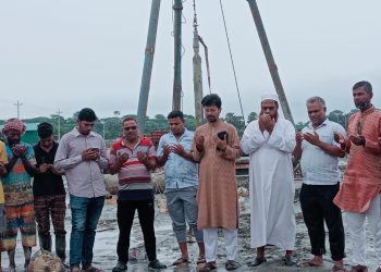 কুয়াকাটায় পর্যটকদের জন্য তিনতলা নান্দনিক মডেল মসজিদের ভিত্তিপ্রস্তর উদ্বোধন