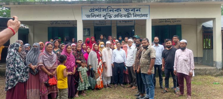 দুমকির জলিশা প্রতিবন্ধী বিদ্যালয় পরিদর্শনে উপজেলা শিক্ষা কর্মকর্তা
