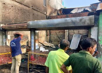 মোংলা মাছ বাজারে ভয়াবহ অগ্নিকাণ্ডে পুড়লো ৪টি দোকান