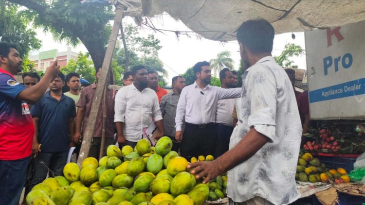 দশমিনায় অবৈধ স্থাপনা উচ্ছেদ ও ভ্রাম্যমাণ আদালতের জরিমানা