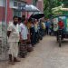 কাউখালী সরকারি এসবি বালিকা বিদ্যালয়ের দক্ষিণ পাশের চলাচলের পথ রক্ষায় মানববন্ধন