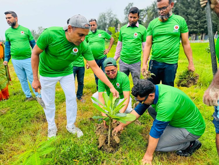 পটুয়াখালীতে মিয়াওয়াকি বন সৃজনে বৃক্ষরোপণ কর্মসূচি