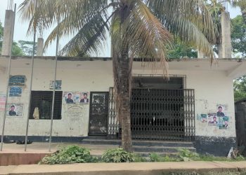 আ.লীগের প্রতিষ্ঠাবার্ষিকীতে দশমিনার স্থায়ী কার্যালয় তালাবদ্ধ, নেতাকর্মী শূন্য
